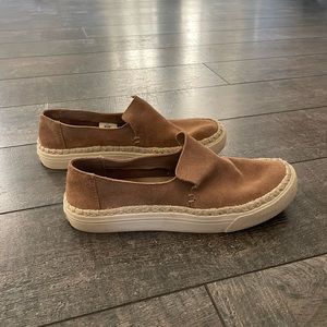WOMENS TOMS SUEDE SHOES